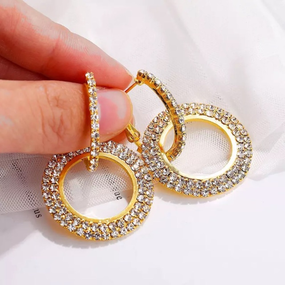 NEW!๐๐GORGEOUS!๐GOLDEN๐CZ๐CIRCLES๐๐STUNNING - Picture 2 of 8